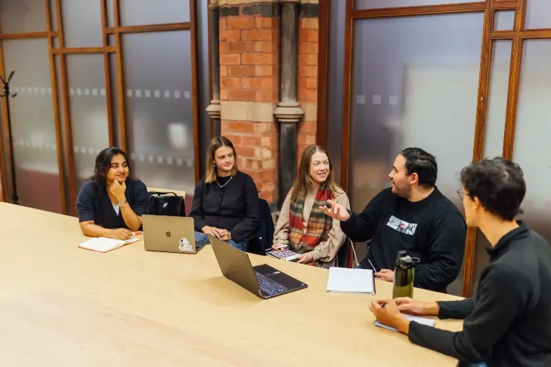 Education (Social Science)(PGCE) | Courses | Queen's University Belfast